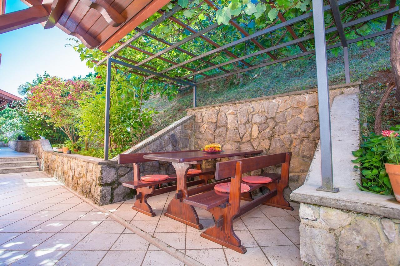 Apartments Jasminka Ловран Экстерьер фото